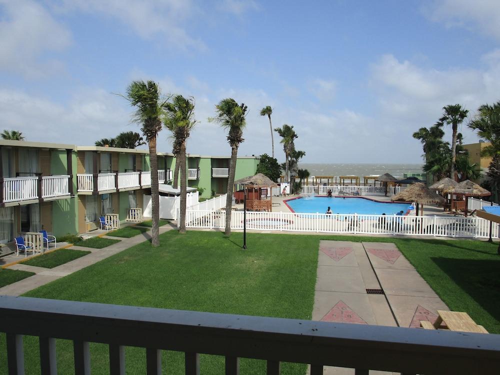 Hotel Quality & On The Corpus Christi